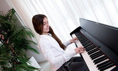 4 LỜI KHUYÊN CHO NGƯỜI MỚI BẮT ĐẦU KHI MUA ĐÀN PIANO?