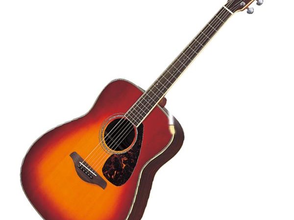 Guitar Yamaha FG730