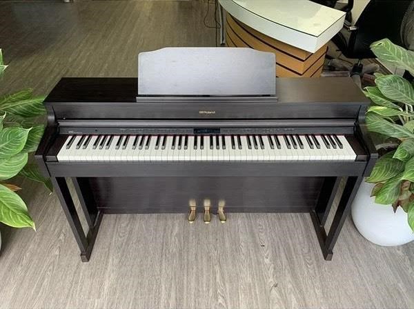 Piano Điên Roland HP 603