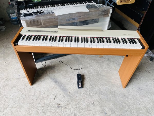 Piano Điện Roland F50