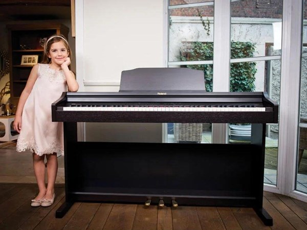 Piano Điện Roland  RP401R