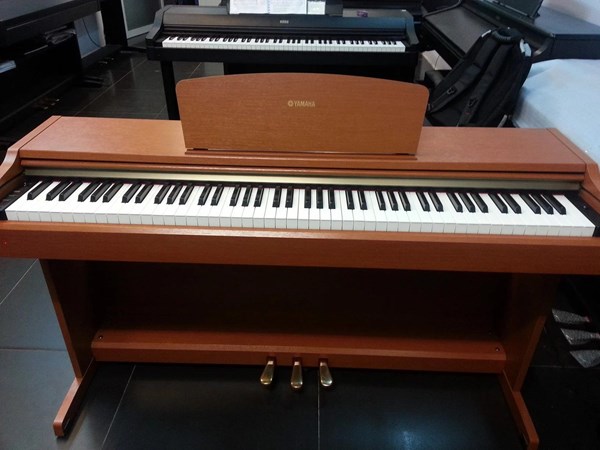 Piano Điện Yamaha J 7000