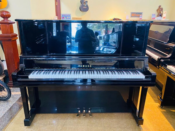 Đàn Piano cơ Upright UX30A