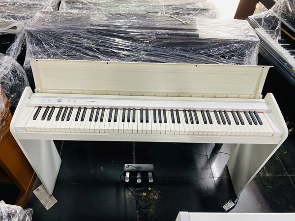 Piano Điện Korg LP 180