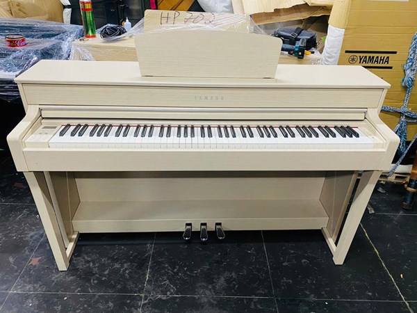 Piano Điện Yamaha CLP 635W