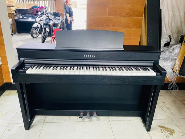 Piano Điện Yamaha CLP 645B