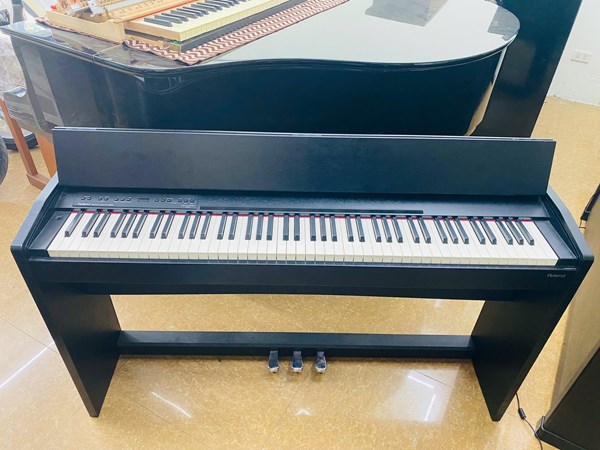 Đàn Piano Điện Roland F130