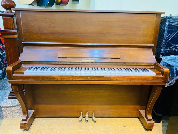  Đàn Piano cơ Upright Samick SM9